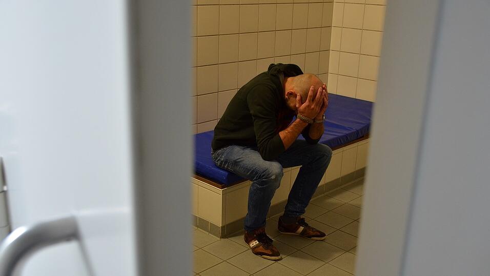 Bundespolizisten in Regensburg sind am 13. August Opfer eines tätlichen Angriffs geworden. (Symbolbild) Bundespolizisten in Regensburg sind am 13. August Opfer eines tätlichen Angriffs geworden. (Symbolbild)