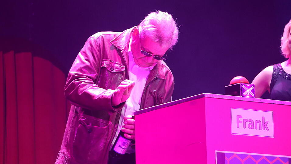 Eine Quizshow gab es auf der Stadthallenbühne zu sehen. Eine Quizshow gab es auf der Stadthallenbühne zu sehen.