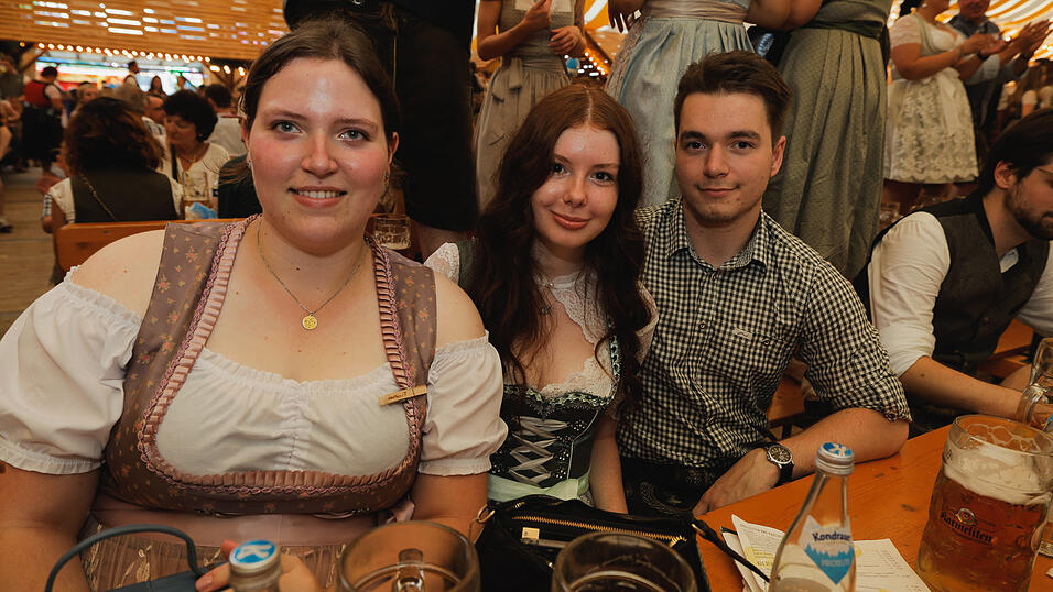 Die Partybilder vom Samstag, 10. August 2024, aus dem Festzelt Nothaft. Die Partybilder vom Samstag, 10. August 2024, aus dem Festzelt Nothaft.