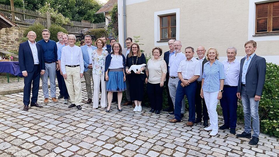 Die neue Vorstandschaft und die geehrten Mitglieder