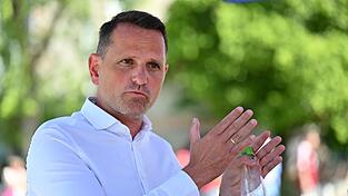 Hat den nächsten Transfer abgeschlossen: Nürnbergs Sport-Vorstand Joti Chatzialexiou. (Archivbild) Hat den nächsten Transfer abgeschlossen: Nürnbergs Sport-Vorstand Joti Chatzialexiou. (Archivbild)