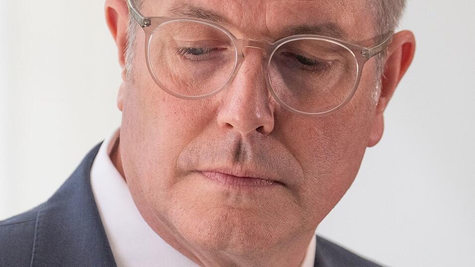 Schweitzer hat für die SPD den Koalitionsvertrag mit der CDU in Rheinland-Pfalz federführend ausgehandelt. (Archivbild) Schweitzer hat für die SPD den Koalitionsvertrag mit der CDU in Rheinland-Pfalz federführend ausgehandelt. (Archivbild)