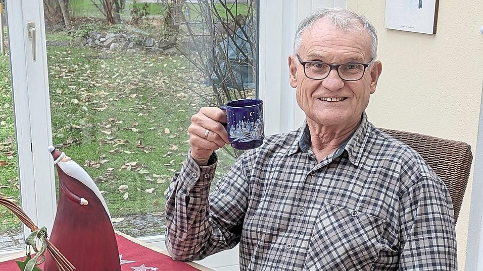 Franz Meindl probiert schon mal den Glühmost des Bund Naturschutz Landau, den es am kommenden Wochenende beim Christkindlmarkt im Heimatmuseum geben wird. Franz Meindl probiert schon mal den Glühmost des Bund Naturschutz Landau, den es am kommenden Wochenende beim Christkindlmarkt im Heimatmuseum geben wird.