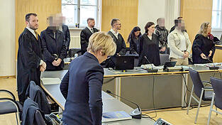 Das letzte Gutachten ist vorgetragen, die Meinungen dazu gehen weiter auseinander.