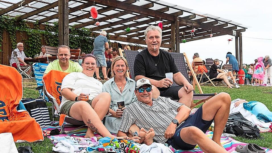 Leute treffen und Spaß haben war das Motto der Badenacht. Leute treffen und Spaß haben war das Motto der Badenacht.