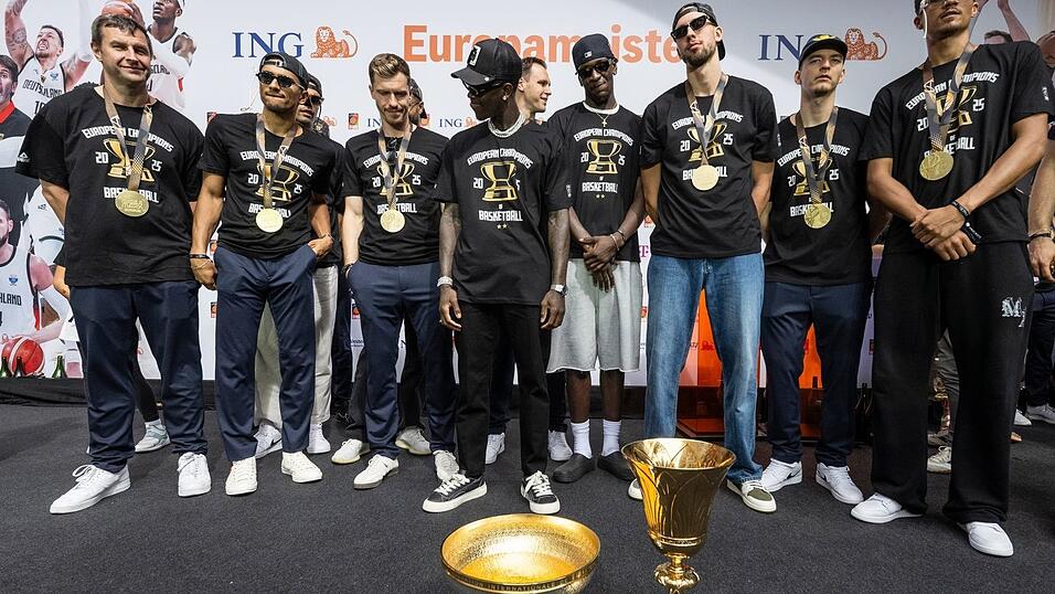 Die Basketballer feierten in Frankfurt das Titeldouble. (Archivbild)