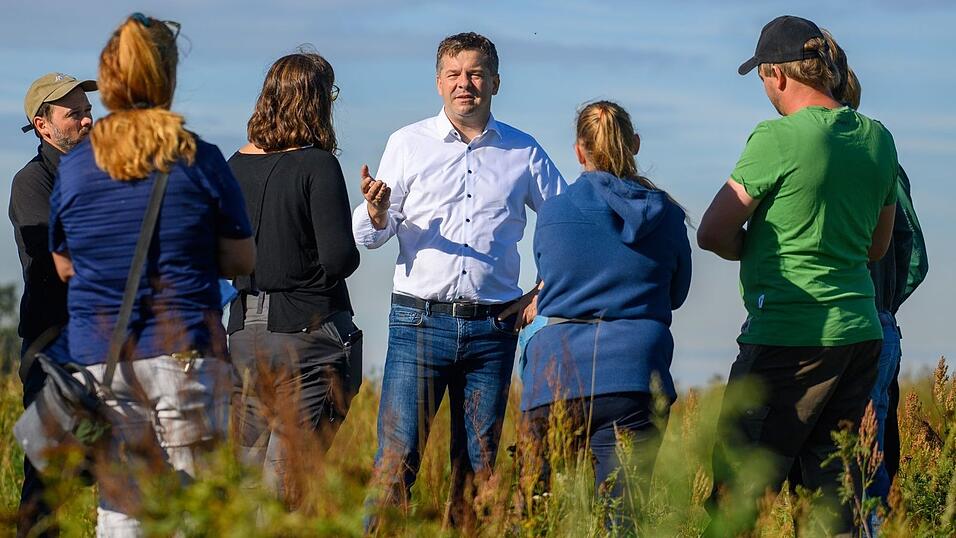 Schulze war schon als Minister f&uuml;r Wirtschaft, Tourismus, Landwirtschaft und Forsten viel unterwegs. (Archivbild)