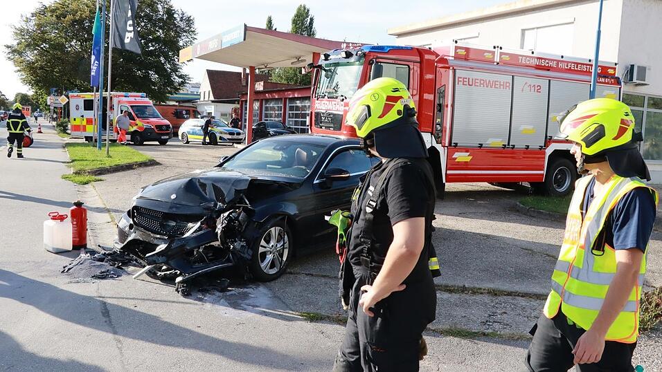 Der Unfall ereignete sich auf Höhe der Werkstatt in der Harburger Straße. Der Unfall ereignete sich auf Höhe der Werkstatt in der Harburger Straße.