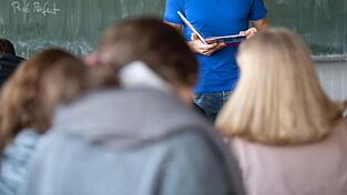 Die Lehrerausbildung in Bayern soll praxisn&auml;her werden. (Symbolbild)