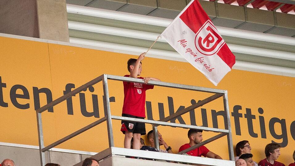 Der SSV Jahn spielt im letzten Test gegen Zweitligist VfL Bochum 2:2. Der SSV Jahn spielt im letzten Test gegen Zweitligist VfL Bochum 2:2.