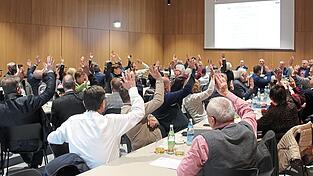 Einigkeit: Der gesamte Kreistag stimmte bei der Sitzung am Donnerstag in Kirchdorf im Wald dem Haushalt 2025 zu.