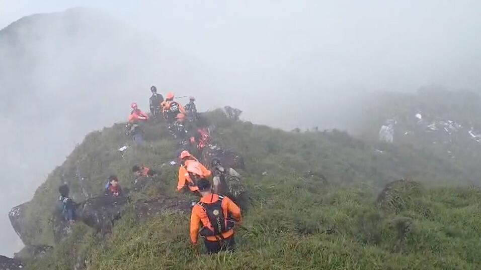Die Tr&uuml;mmer liegen in steilem, bewaldetem und schwer zug&auml;nglichem Berggel&auml;nde.