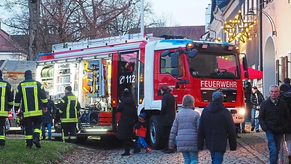 Die Feuerwehr informierte &uuml;ber den ehrenamtlichen Dienst.