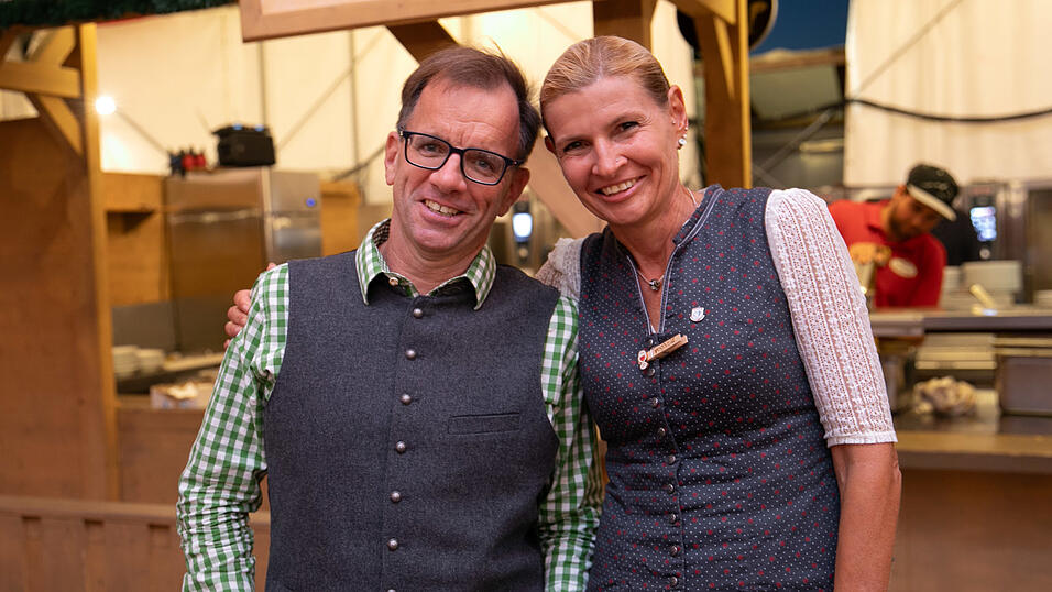 Die Partybilder vom Montag, 18. August, aus dem Festzelt Greindl. Die Partybilder vom Montag, 18. August, aus dem Festzelt Greindl.