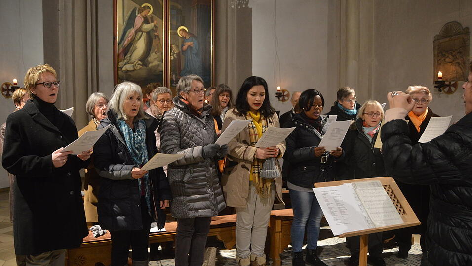 Martina Kolb leitet den Kirchenchor.