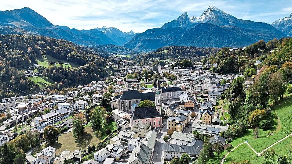 Berchtesgaden liegt idyllisch am Fuße des sagenumwogenen Watzmann. Immer mehr Touristen wollen hier Urlaub machen, gleichzeitig schließen aber Unterkünfte. Berchtesgaden liegt idyllisch am Fuße des sagenumwogenen Watzmann. Immer mehr Touristen wollen hier Urlaub machen, gleichzeitig schließen aber Unterkünfte.