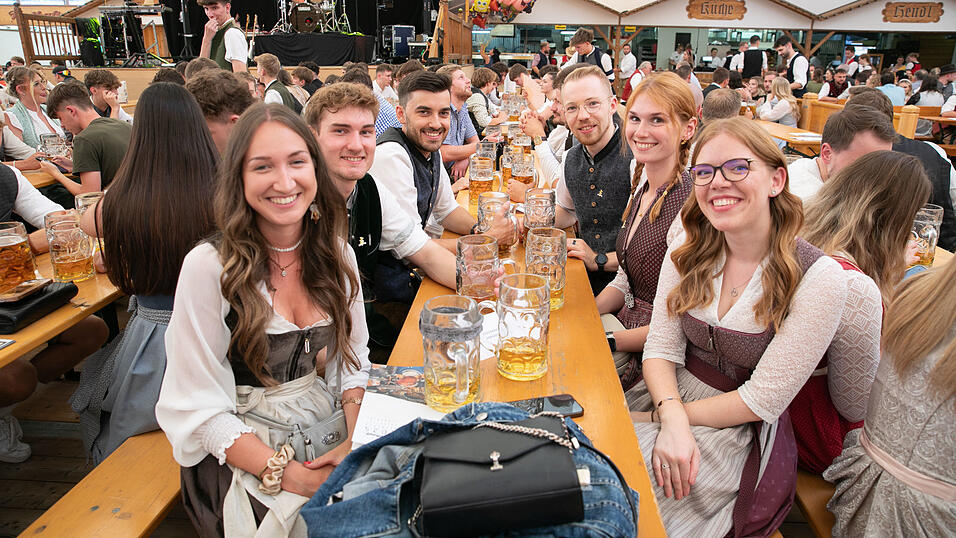 Die Partybilder vom Freitag, 8. August, aus dem Festzelt Nothaft. Die Partybilder vom Freitag, 8. August, aus dem Festzelt Nothaft.