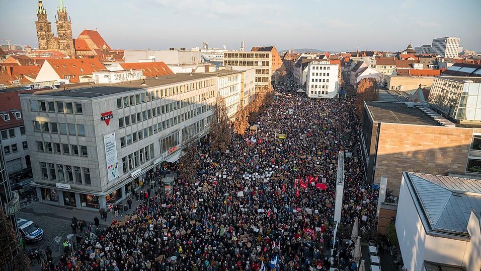 Auch in N&uuml;rnberg gingen Zehntausende auf die Stra&szlig;e.