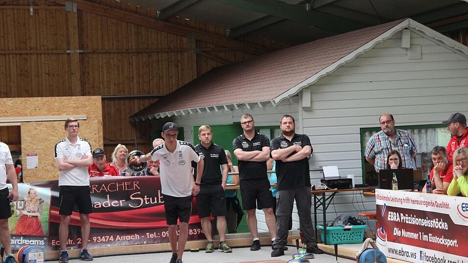 Trotz einer 3:1-F&uuml;hrung mussten sich die Buam aus dem Lamer Winkel am Ende dem TSV Hartpenning verdient mit 3:7 geschlagen geben.