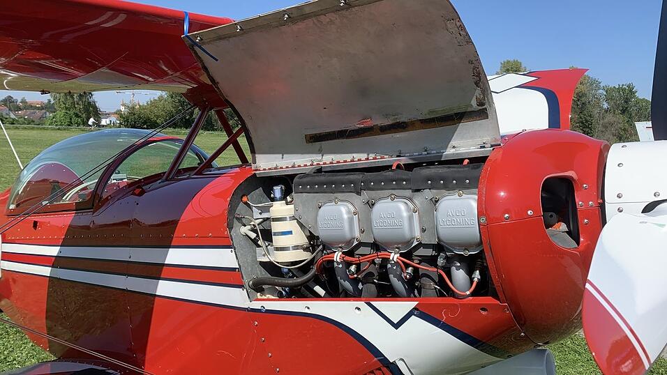 Die Motortechnik einer Kunstflugmaschine. Die Motortechnik einer Kunstflugmaschine.