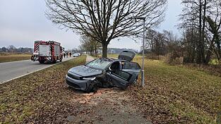 Die Stra&szlig;e ist im Moment laut Polizei noch gesperrt.&nbsp;