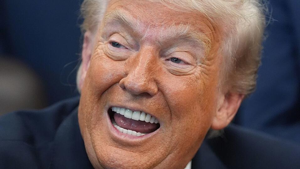 US-Pr&auml;sident Trump k&uuml;ndigt eine Zollerh&ouml;hung f&uuml;r die EU an.