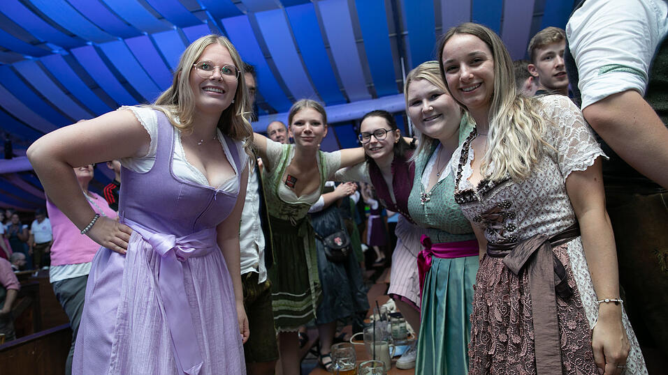 Die Partybilder vom Sonntag, 17. August, aus dem Festzelt Wenisch. Die Partybilder vom Sonntag, 17. August, aus dem Festzelt Wenisch.