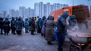 Auch ohne neue russische Angriffe auf Energieanlagen machen den Menschen in Kiew die bisherigen Sch&auml;den an der Infrastruktur t&auml;glich zu schaffen. (Archivbild)