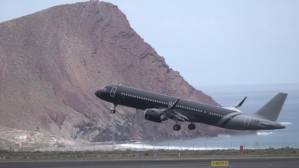 Die Passagiere waren zuvor von Teneriffa aus in die Niederlande gebracht worden. Die Passagiere waren zuvor von Teneriffa aus in die Niederlande gebracht worden.