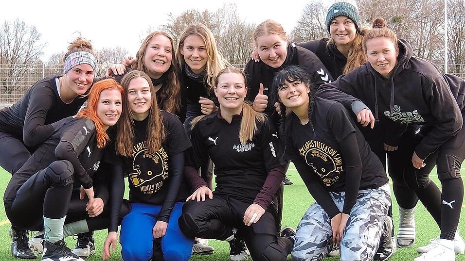 In M&uuml;nchen sammelten die Footballerinnen aus Cham neue Erfahrungen und Eindr&uuml;cke.