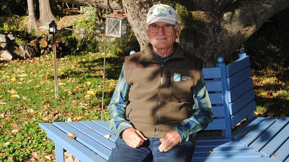 Franz Meindl erhält die Bayerische Staatsmedaille für herausragende Verdienste um die Umwelt. Franz Meindl erhält die Bayerische Staatsmedaille für herausragende Verdienste um die Umwelt.