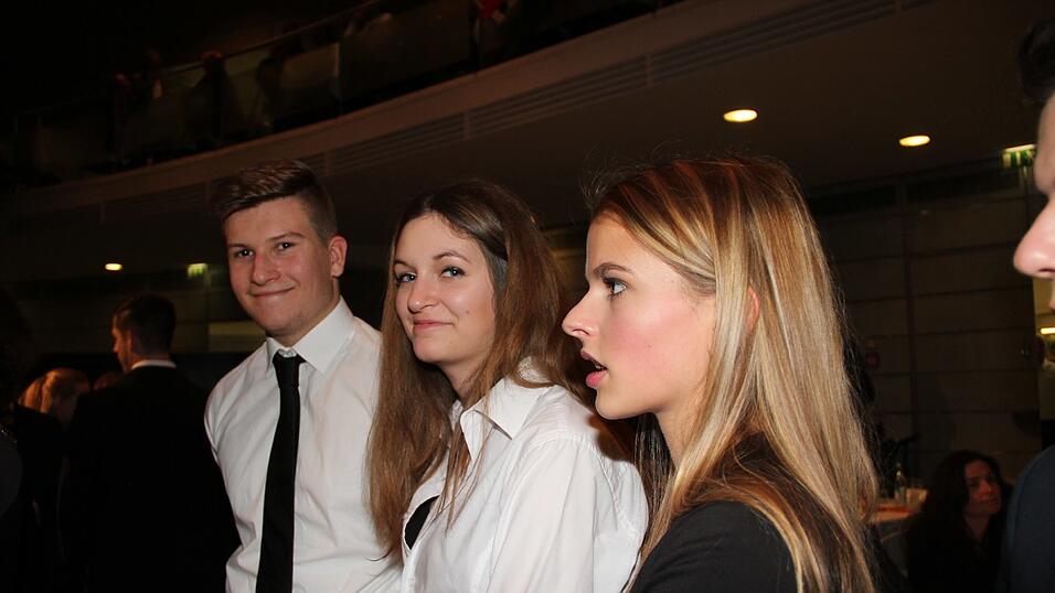 Die Bilder vom Abschlussball der Tanzschule Seidel in der Fraunhofer-Halle am 28. November. Die Bilder vom Abschlussball der Tanzschule Seidel in der Fraunhofer-Halle am 28. November.