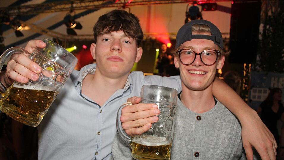 Zur Musik von Headless wurde ausgelassen gefeiert.