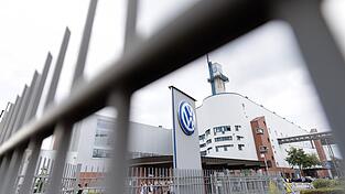 Soll zu einem Kompetenzzentrum f&uuml;r Sicherheits- und Verteidigungsl&ouml;sungen weiterentwickelt werden: Das VW-Werk in Osnabr&uuml;ck. (Archivbild)