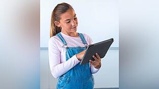 In Bayern soll jetzt jeder Schüler erst ab der achten Klasse ein vom Staat finanziertes eigenes Tablet bekommen.