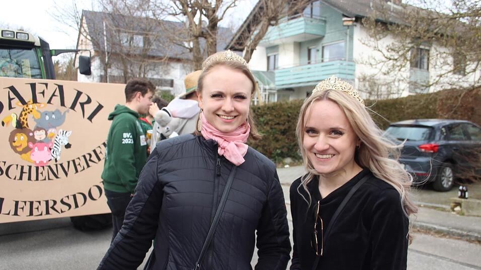 Viele Faschings-Fans haben sich am Samstag den Umzug in Langenbach angesehen. Viele Faschings-Fans haben sich am Samstag den Umzug in Langenbach angesehen.