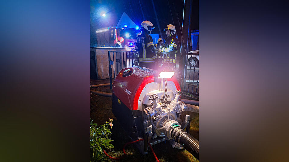 Die Einsatzkräfte in Straubing waren bis um 3 Uhr im Dauereinsatz. Die Einsatzkräfte in Straubing waren bis um 3 Uhr im Dauereinsatz.