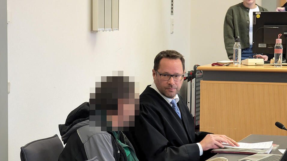 Ein umfangreiches Geständnis - soweit seine Krankheit die Erinnerung zuließ - legte der 68-Jährige am Dienstag ab. Ein umfangreiches Geständnis - soweit seine Krankheit die Erinnerung zuließ - legte der 68-Jährige am Dienstag ab.