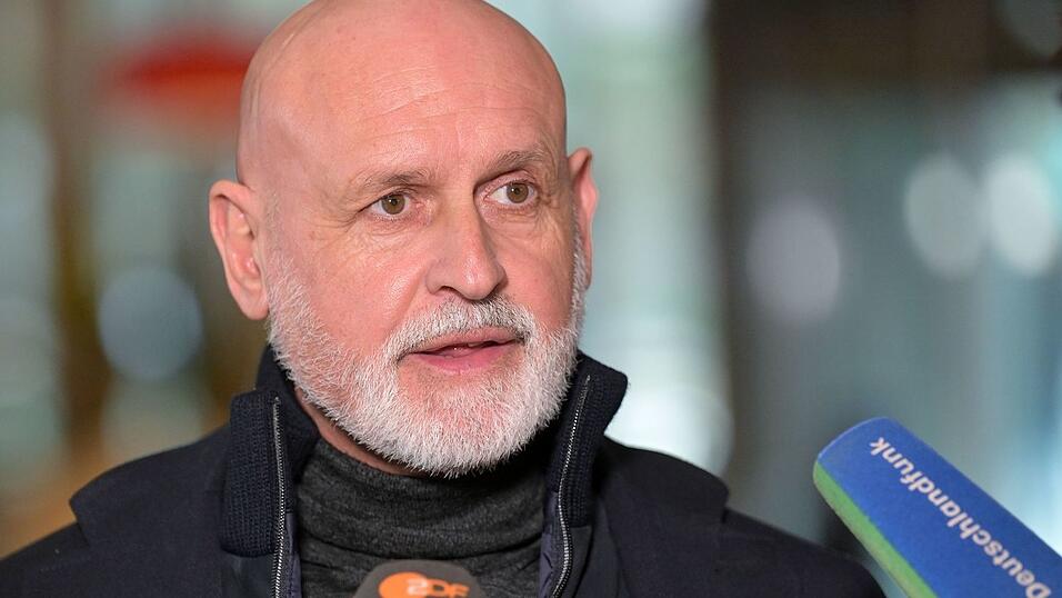 dbb-Chef Volker Geyer warnt vor weiteren Streiks.