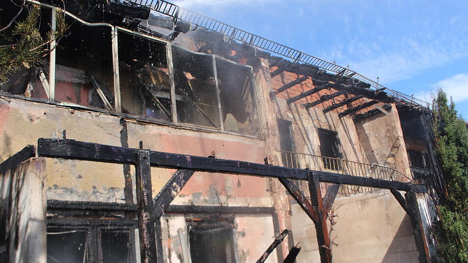 Zahlreiche Feuerwehrler bekämpften den Brand.