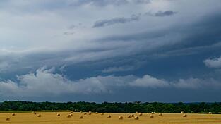 Die Hitze geht, Wolken und Gewitter kommen. (Symbolbild) Die Hitze geht, Wolken und Gewitter kommen. (Symbolbild)
