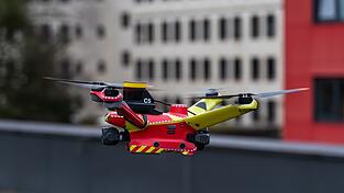 Automatisierte Drohnen sollen künftig Livebilder von Einsatzorten liefern - noch vor Eintreffen der Feuerwehr. (Handout) Automatisierte Drohnen sollen künftig Livebilder von Einsatzorten liefern - noch vor Eintreffen der Feuerwehr. (Handout)