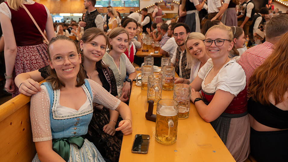 Die Partybilder vom Mittwoch, 14. August 2024, aus dem Festzelt Nothaft. Die Partybilder vom Mittwoch, 14. August 2024, aus dem Festzelt Nothaft.