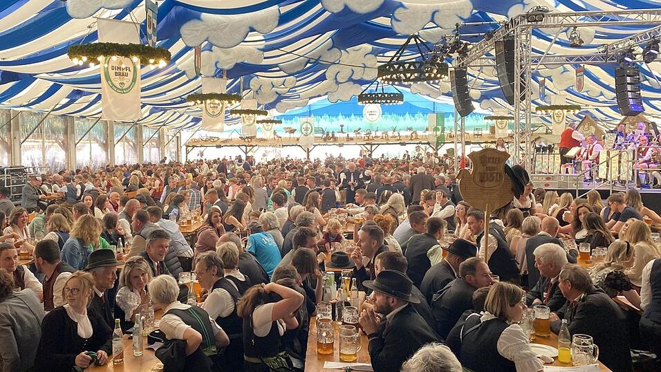 Vom 7. bis 16. Juni 2025 findet das Pfingstvolksfest in Bad K&ouml;tzting statt.