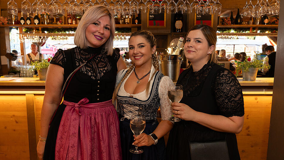 Die Partybilder vom Samstag, 19. August 2023, aus dem Festzelt Krönner. Die Partybilder vom Samstag, 19. August 2023, aus dem Festzelt Krönner.