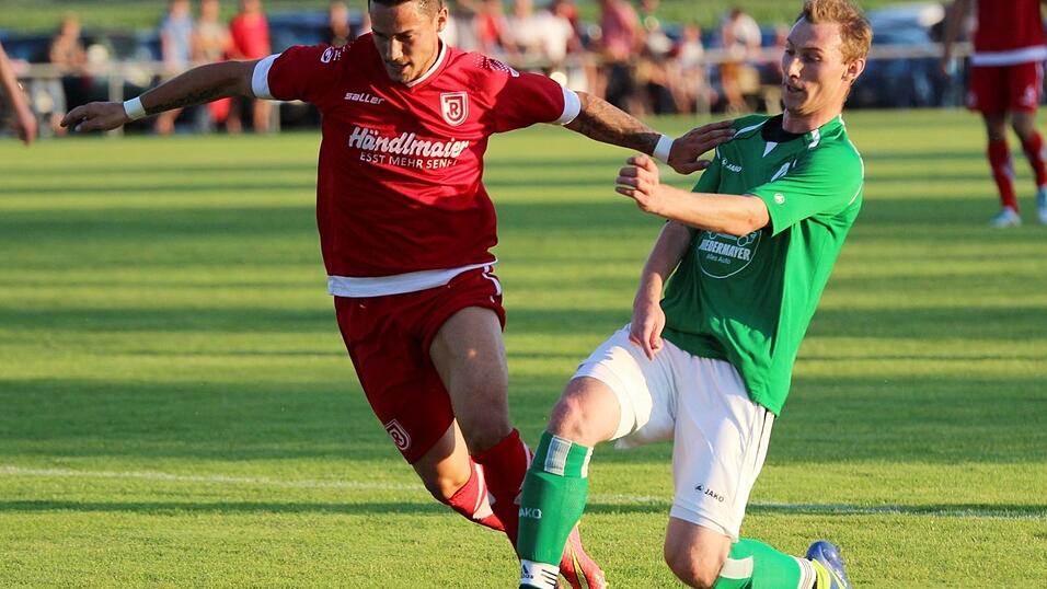 Mit 15:0 hat Drittligist SSV Jahn Regensburg beim SC Kirchroth gewonnen. (Foto: Fabian Ro&szlig;mann)