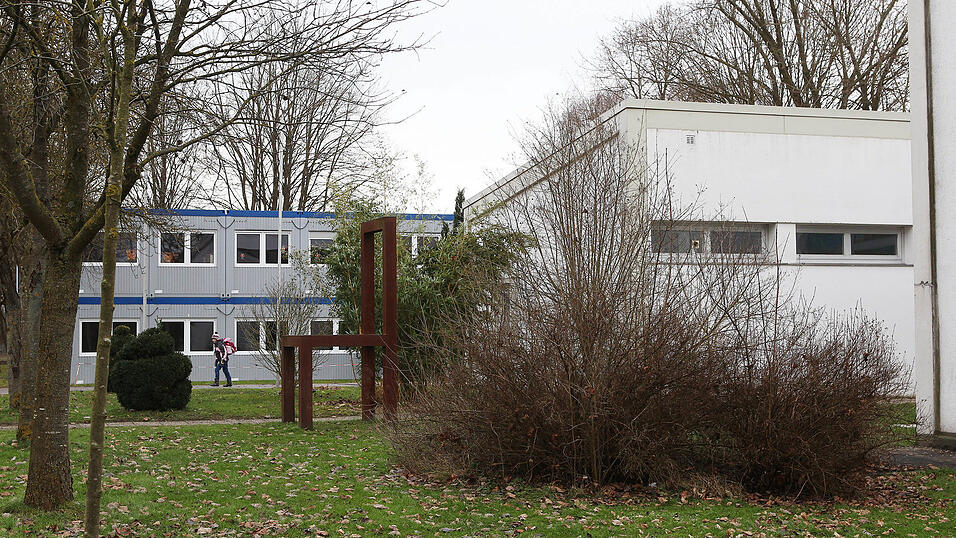 Stadtteil Auloh muss man sich derzeit mit Containern behelfen. (Foto: cv)Einige Landshuter Grundschulen platzen schon jetzt aus allen Nähten. Im Stadtteil Auloh muss man sich derzeit mit Containern behelfen. (Foto: cv)Einige Landshuter Grundschulen platzen schon jetzt aus allen Nähten. Im