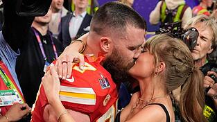 Kennengelernt haben sich Swift und Kelce 2023. (Archivbild) Kennengelernt haben sich Swift und Kelce 2023. (Archivbild)