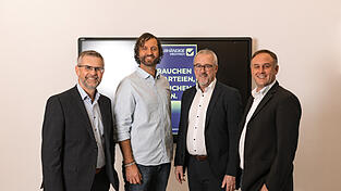 Der fraktionslose Stadtrat Thomas Kugel (r.)  wechselt zu den Viechtacher Unabhängigen.