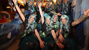 Beste Stimmung und bunte Kostüme bei den Faschingsfrauen. Beste Stimmung und bunte Kostüme bei den Faschingsfrauen.